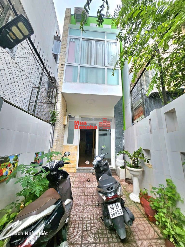 Nhà trung tâm, hẻm 1 séc, ko quy hoạch