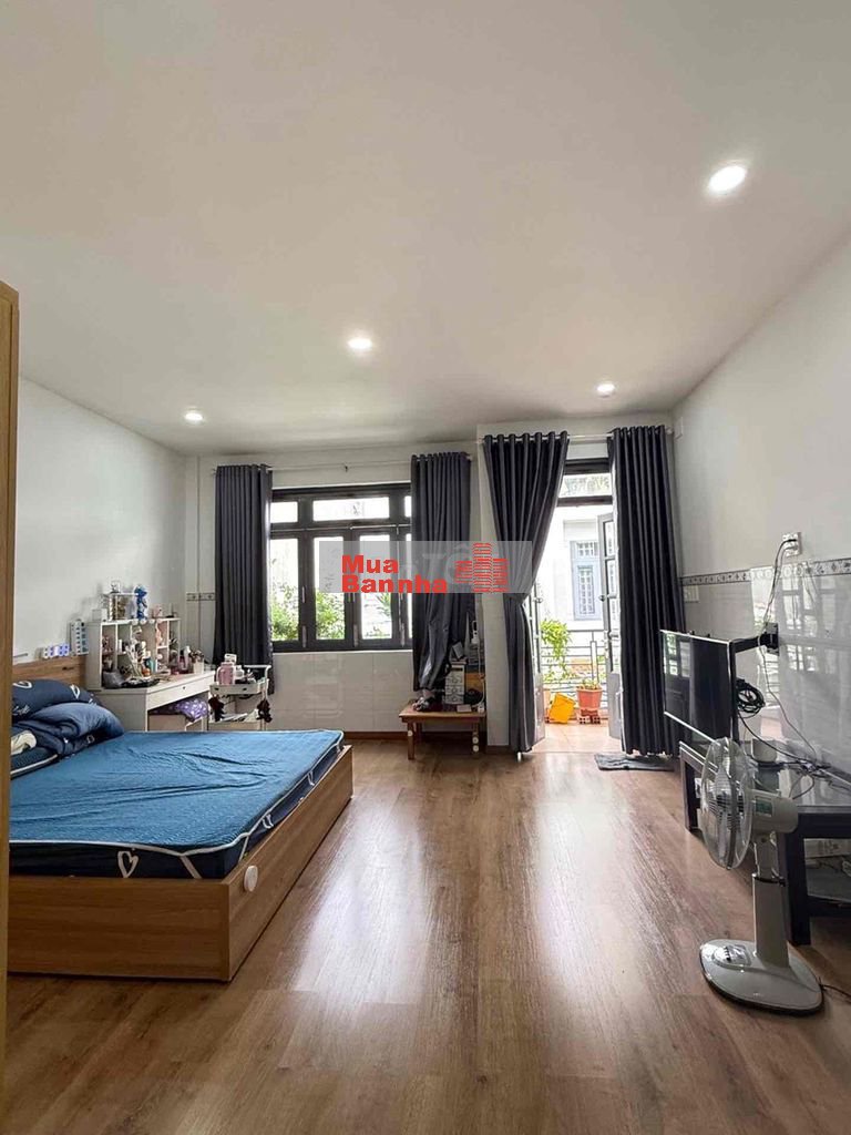 8.x TỶ - 80m2 - 4 TẦNG BTCT- NGANG HƠN 5M – CÁCH NGÃ 4 QUANG TRUNG
