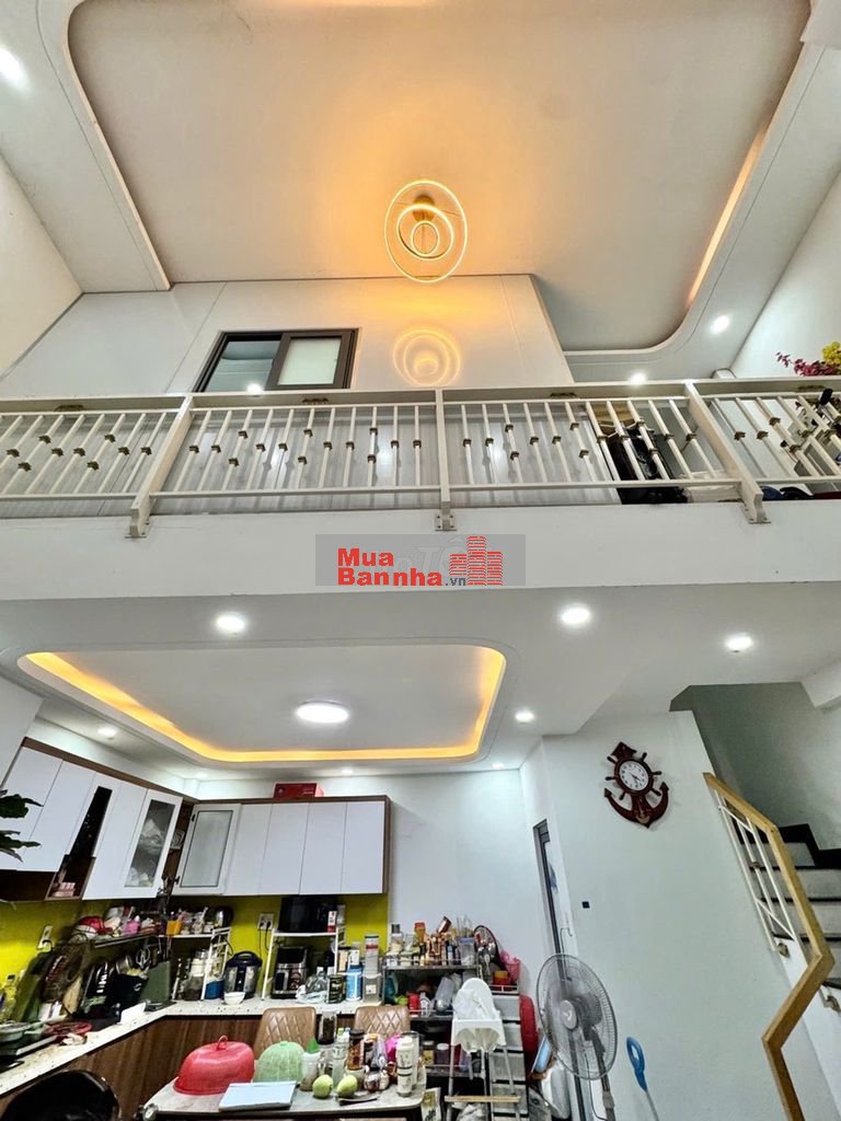 7.9 TỶ - 5 TẦNG – 6m X 6m – 5PN/5WC – SÁT BỜ KÈ RẠCH XUYÊN TÂM