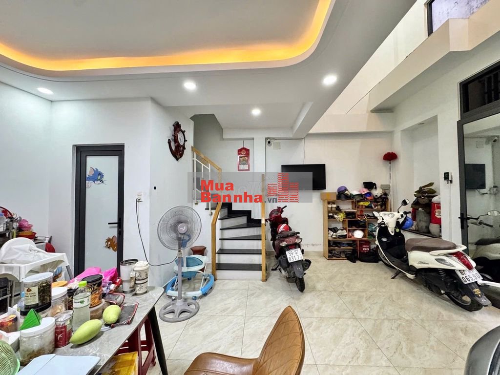7.9 TỶ - 5 TẦNG – 6m X 6m – 5PN/5WC – SÁT BỜ KÈ RẠCH XUYÊN TÂM