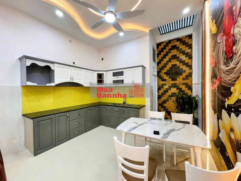 Nhà 3Tầng, 4x15, HXT 7M thông, ngay trục đường Lê Văn Quới, Giá 5.x tỷ