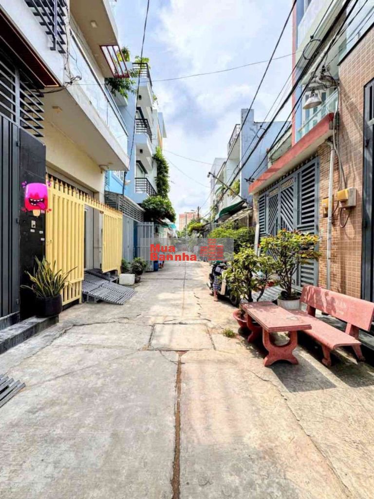 Nhà 3Tầng, 4x15, HXT 7M thông, ngay trục đường Lê Văn Quới, Giá 5.x tỷ