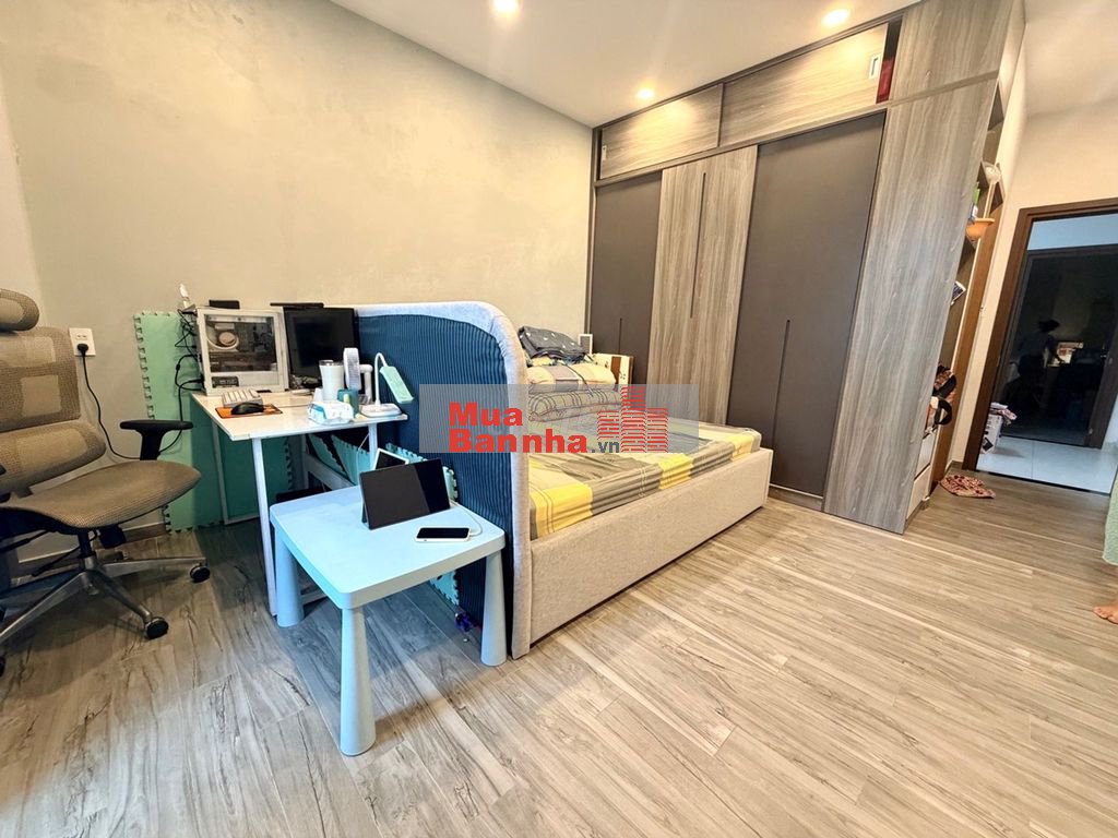 Nhà 5 tầng, 70m2 4,1x17, 4PN 5WC, Hẻm xe hơi gần Ngã 5 Chuồng Chó