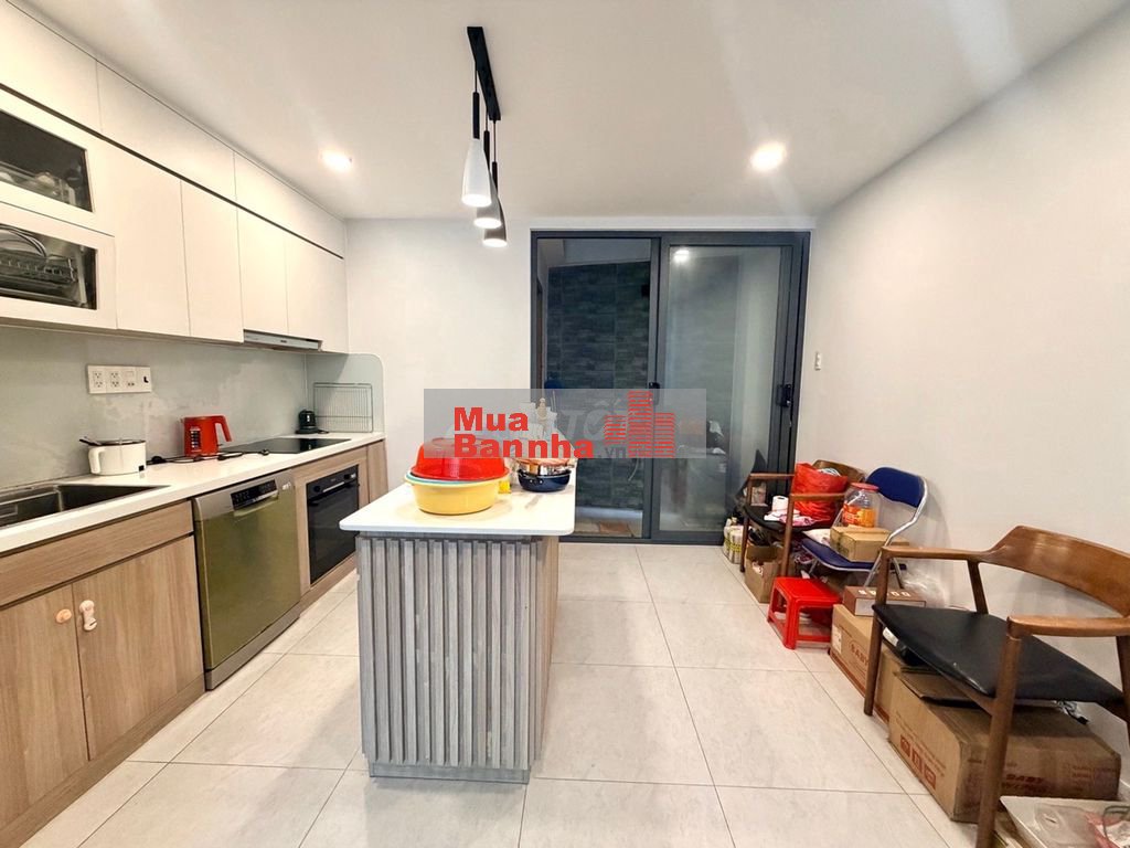 Nhà 5 tầng, 70m2 4,1x17, 4PN 5WC, Hẻm xe hơi gần Ngã 5 Chuồng Chó
