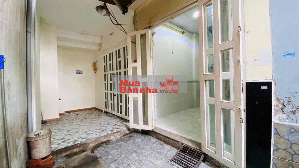 bán nhà nhỏ đủ công năng 2phòng ngủ kín. nhà 1 trệt 1 lầu.
