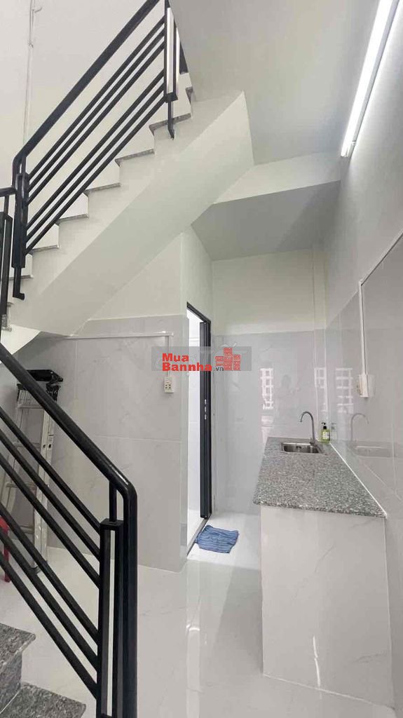 Chỉ 2.8 tỷ: GV Nhà 1/ thẳng trục gần MT - HXH thông - 2 Tầng đúc 19m2
