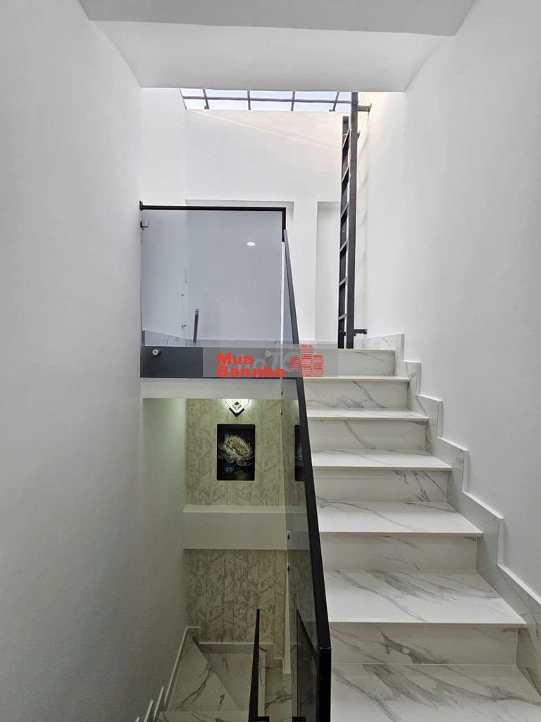 nhà hẻm xe hơi 2 lầu nhà mới