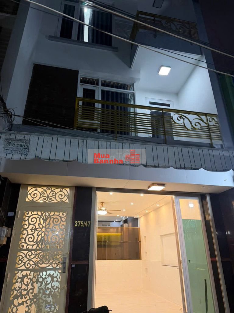 Nhà hẻm xe hơi đường Chiến Lược