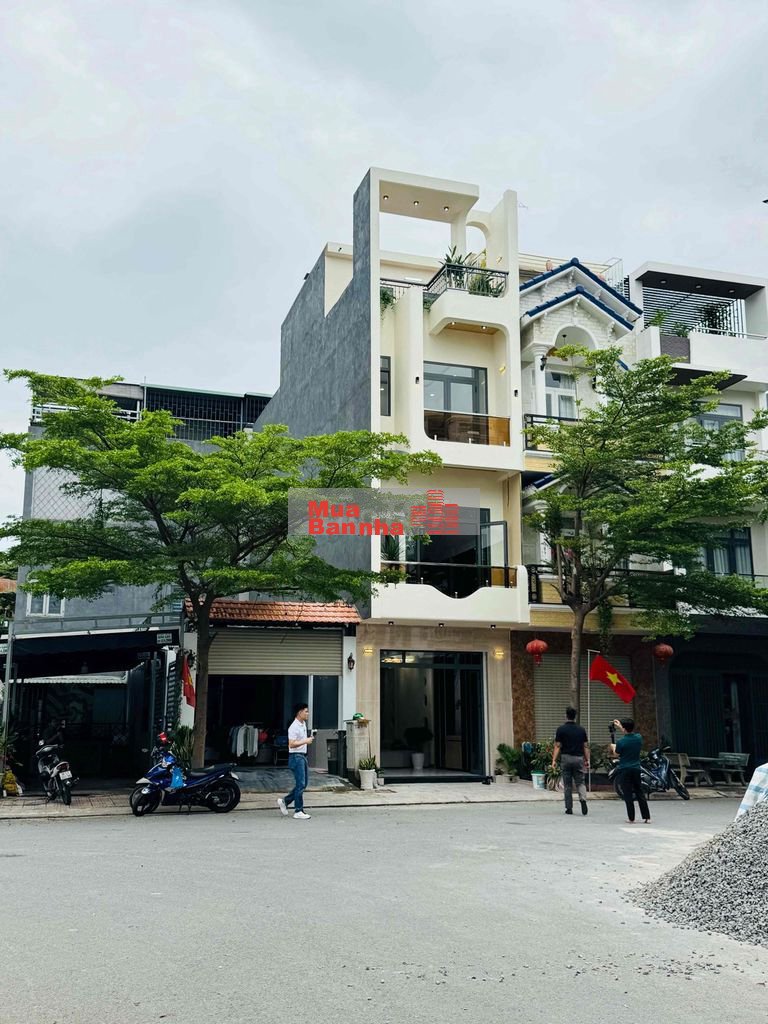 Nhà phố 3 tầng liền kề siêu thị AEON Thuận An. Cạnh Vsip1. Có bớt thêm