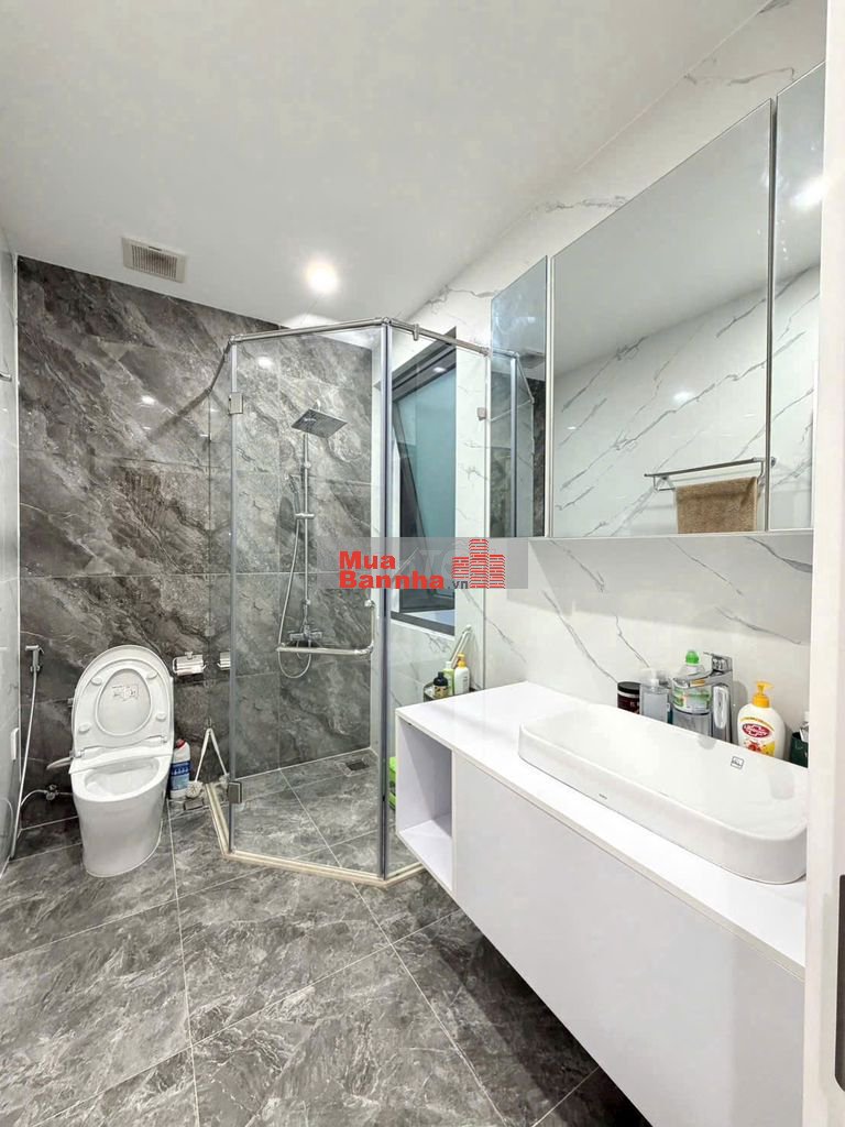 Bán Villa hẻm Ô tô Nguyễn Chí Thanh Q5 8x19,3m 4lầu 45tỷ Có thang máy