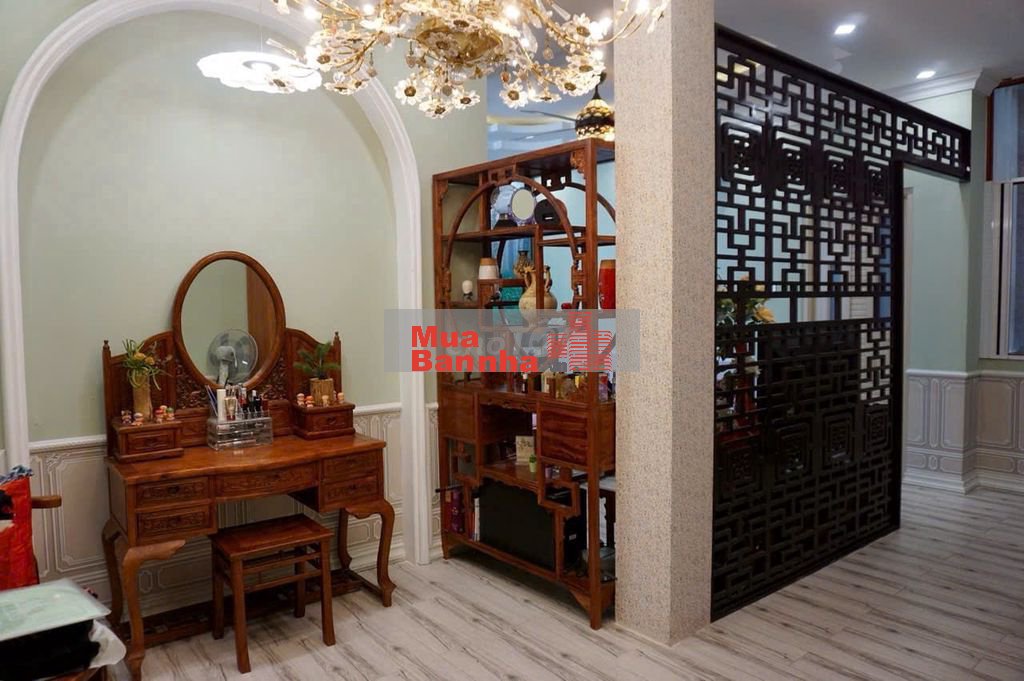 Bán Villa Nguyễn Trọng Tuyển Tân Bình 9,5x15m 4lầu 38tỷ Có thang máy