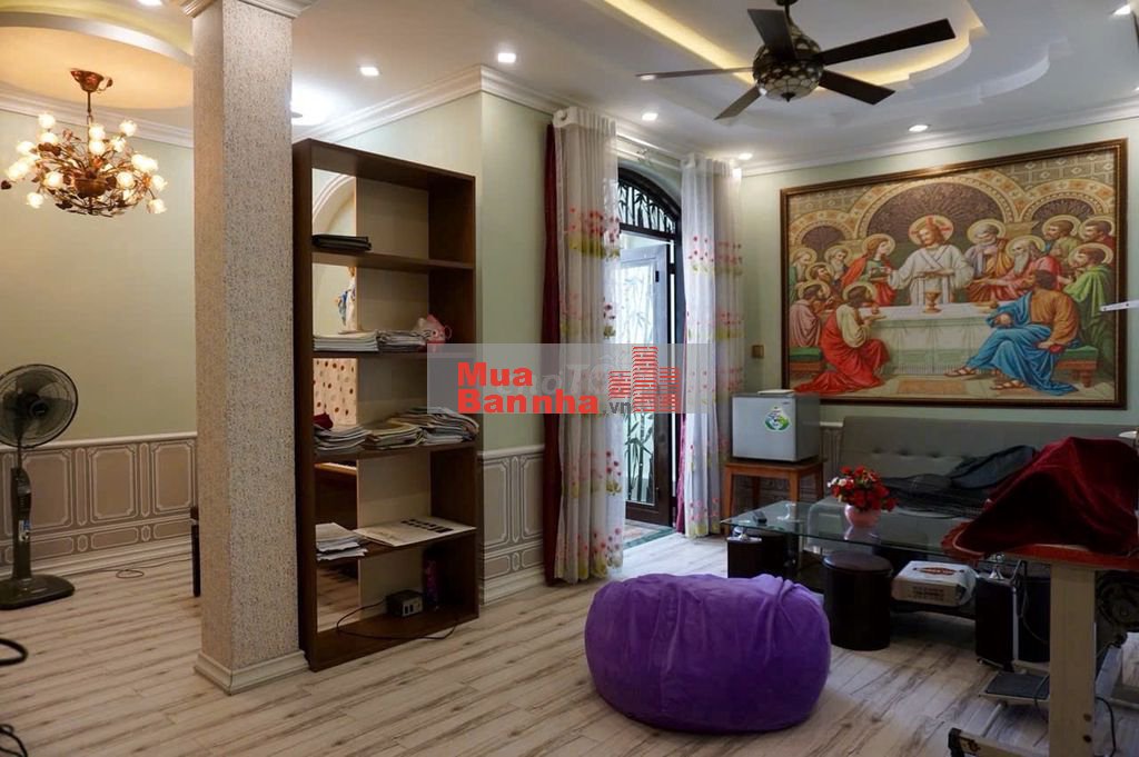 Bán Villa Nguyễn Trọng Tuyển Tân Bình 9,5x15m 4lầu 38tỷ Có thang máy