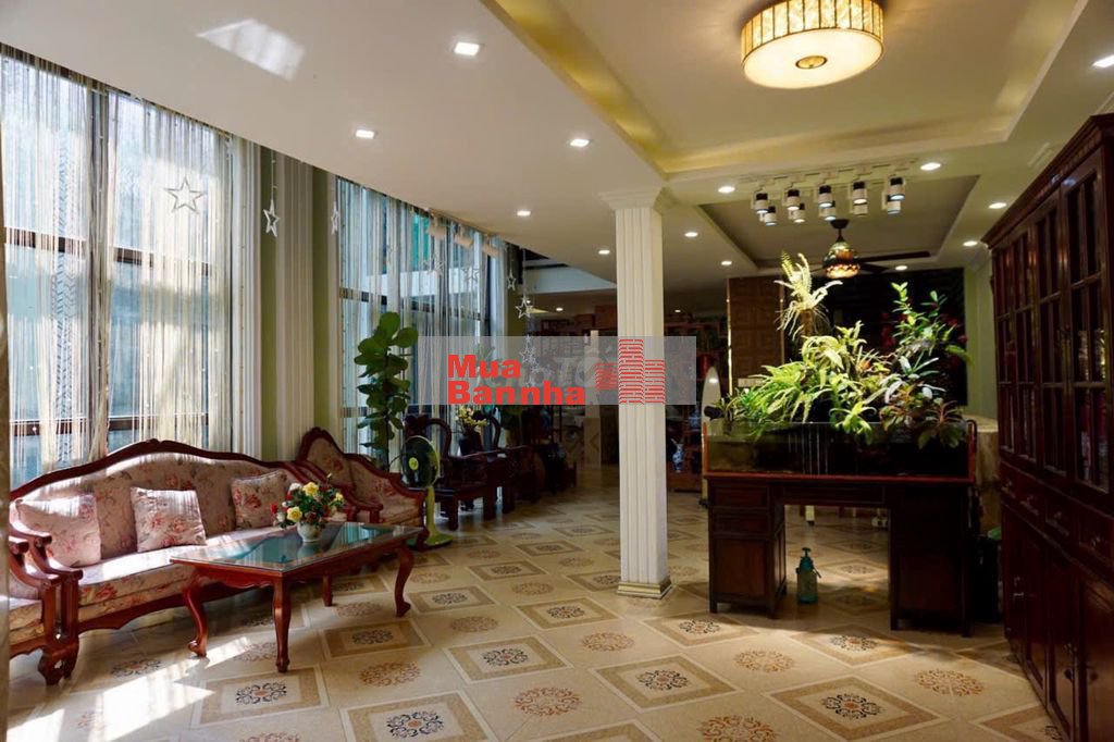 Bán Villa Nguyễn Trọng Tuyển Tân Bình 9,5x15m 4lầu 38tỷ Có thang máy