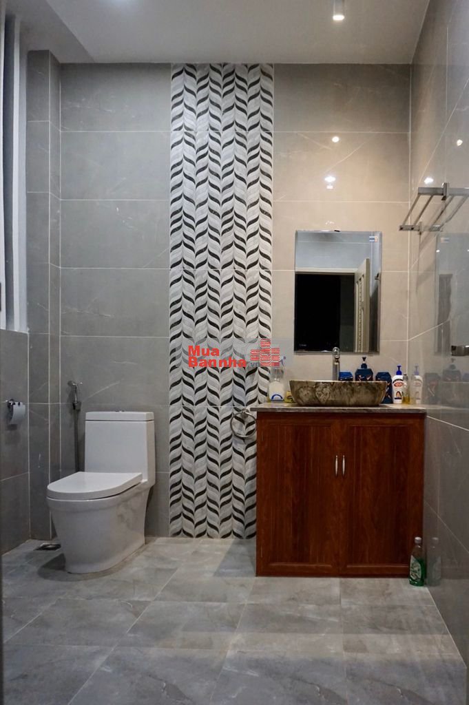 Bán Villa Nguyễn Trọng Tuyển Tân Bình 9,5x15m 4lầu 38tỷ Có thang máy