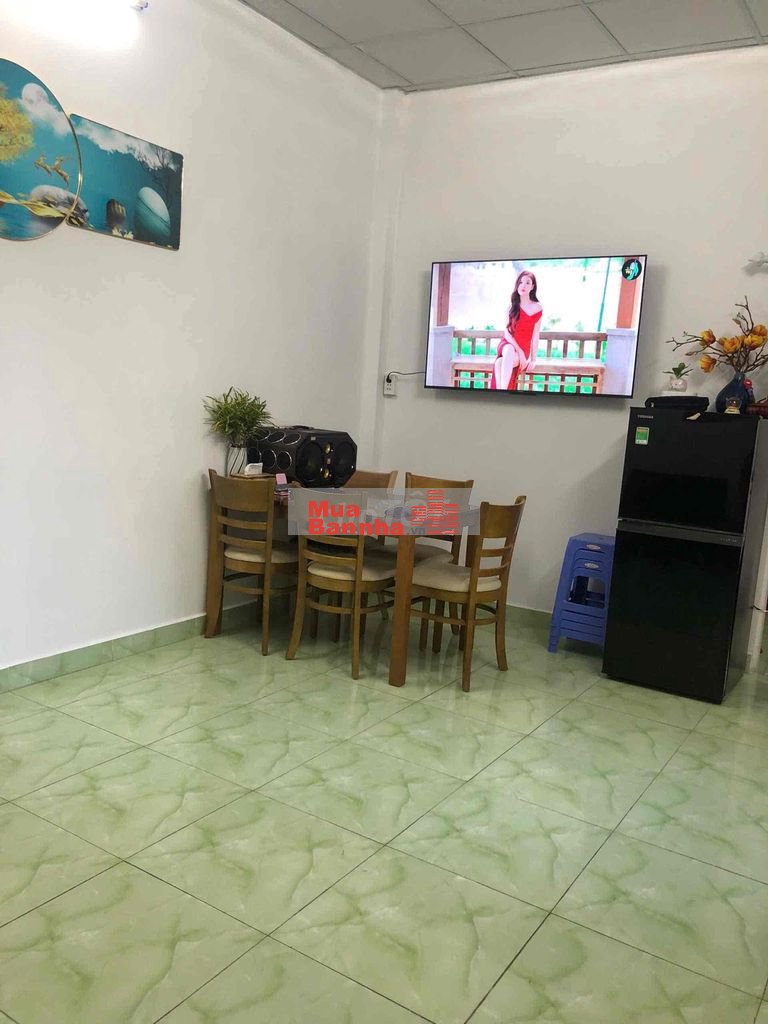 hẻm xe hơi lớn , vị trí đẹp