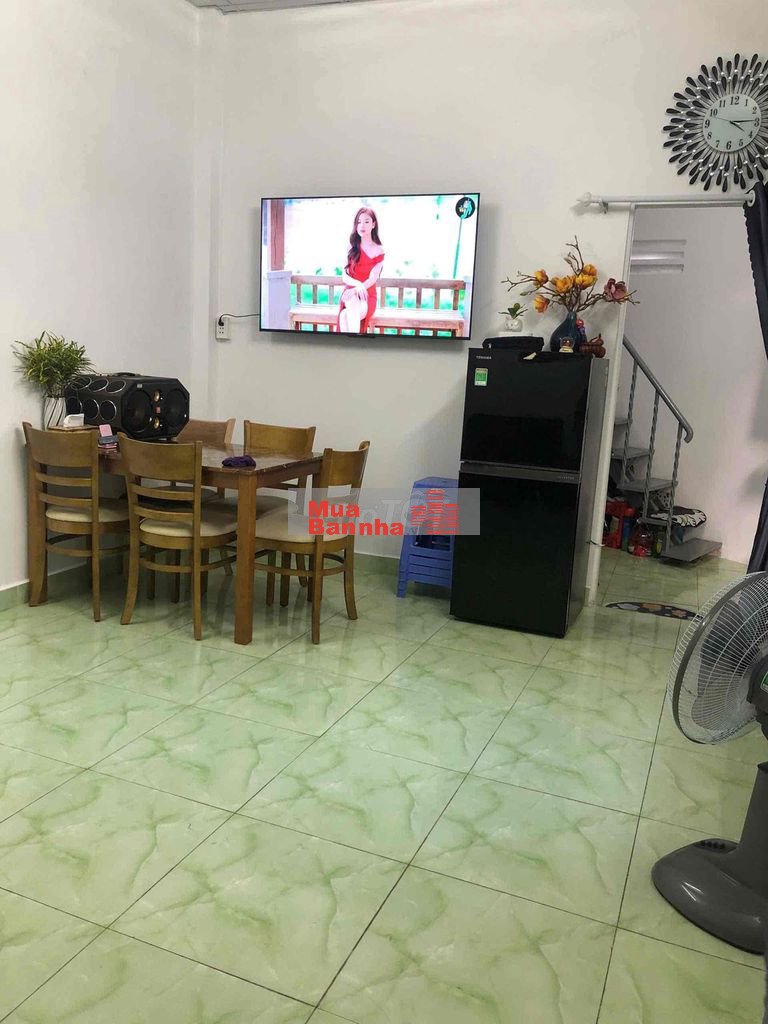 hẻm xe hơi lớn , vị trí đẹp