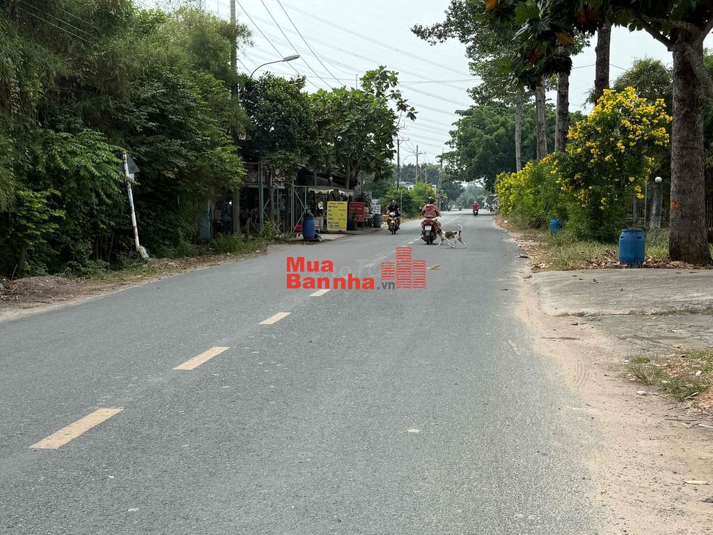 NHÀ MẶT TIỀN ĐƯỜNG LỚN