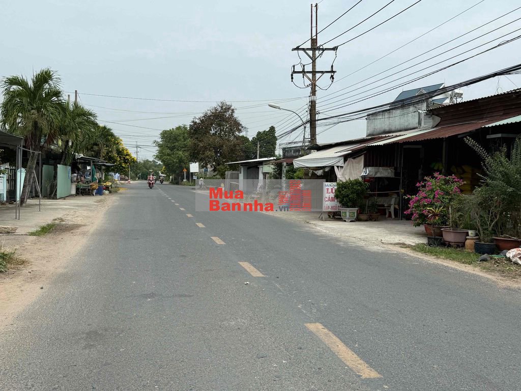 NHÀ MẶT TIỀN ĐƯỜNG LỚN