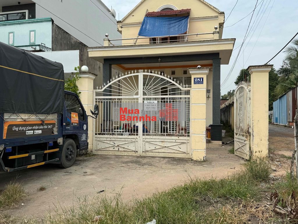 NHÀ MẶT TIỀN ĐƯỜNG LỚN