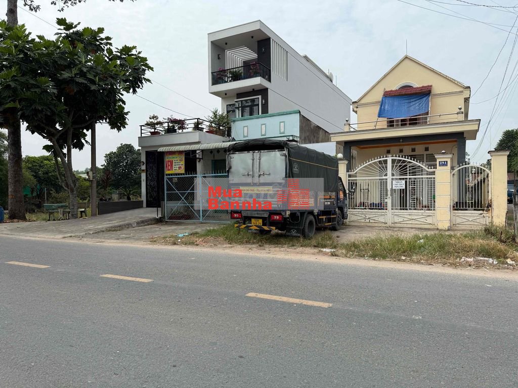 NHÀ MẶT TIỀN ĐƯỜNG LỚN