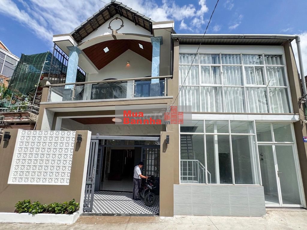 Bán căn nhà 1 trệt 1 lầu 125m2 - ngay quả địa cầu Bình Dương -sát QL13 Bán căn nhà 1 trệt 1 lầu 125m2 - ngay quả địa cầu Bình Dương -sát QL13