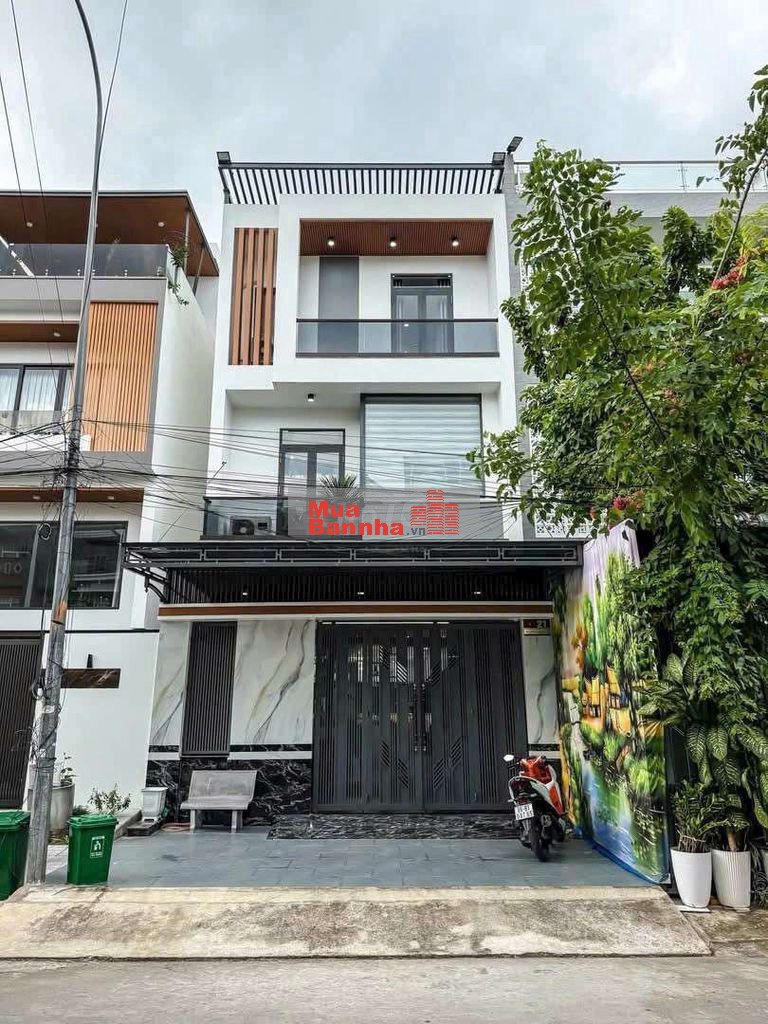 NHÀ 2 LẦU RỘNG - KDC XÂY DỰNG - GIÁP KHU NAM LONG