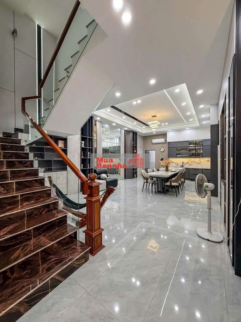 NHÀ 2 LẦU RỘNG - KDC XÂY DỰNG - GIÁP KHU NAM LONG