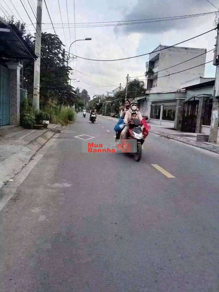 Nhà Mặt tiền Tân Hiệp 14. Diện tích: 4,83 x 20m (nở hậu: 5,07m)