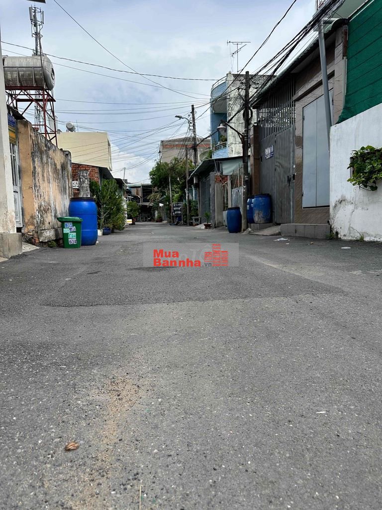 Bán gấp nhà:4,3( nở hậu 12)x37,1lầu công nhận 300m2,Long Thạnh Mỹ,Q9