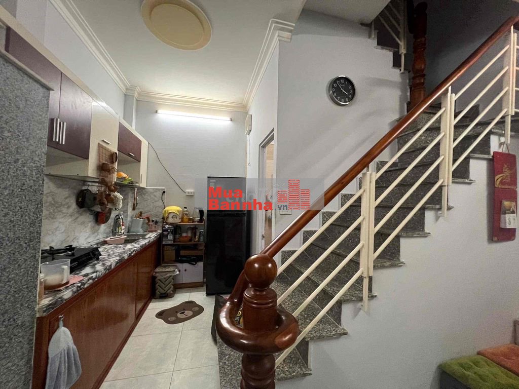 NHÀ RỘNG RÃI NGAN 4,5 x 8M. 1 lầu Đường huỳnh tấn phát , có sổ hồng.