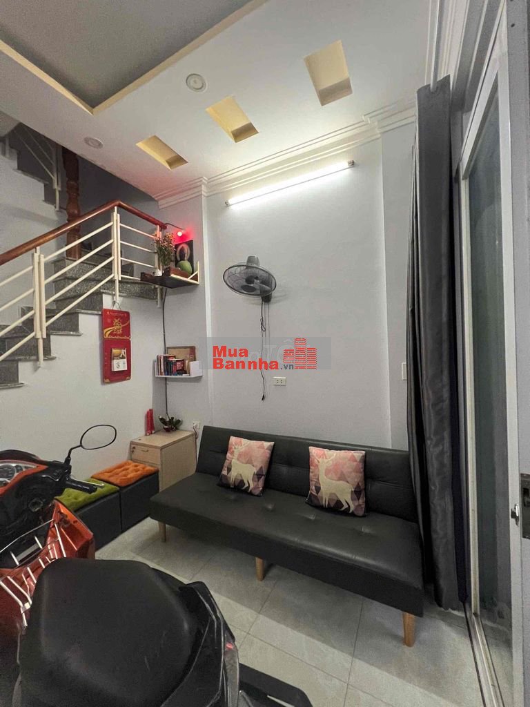 NHÀ RỘNG RÃI NGAN 4,5 x 8M. 1 lầu Đường huỳnh tấn phát , có sổ hồng.