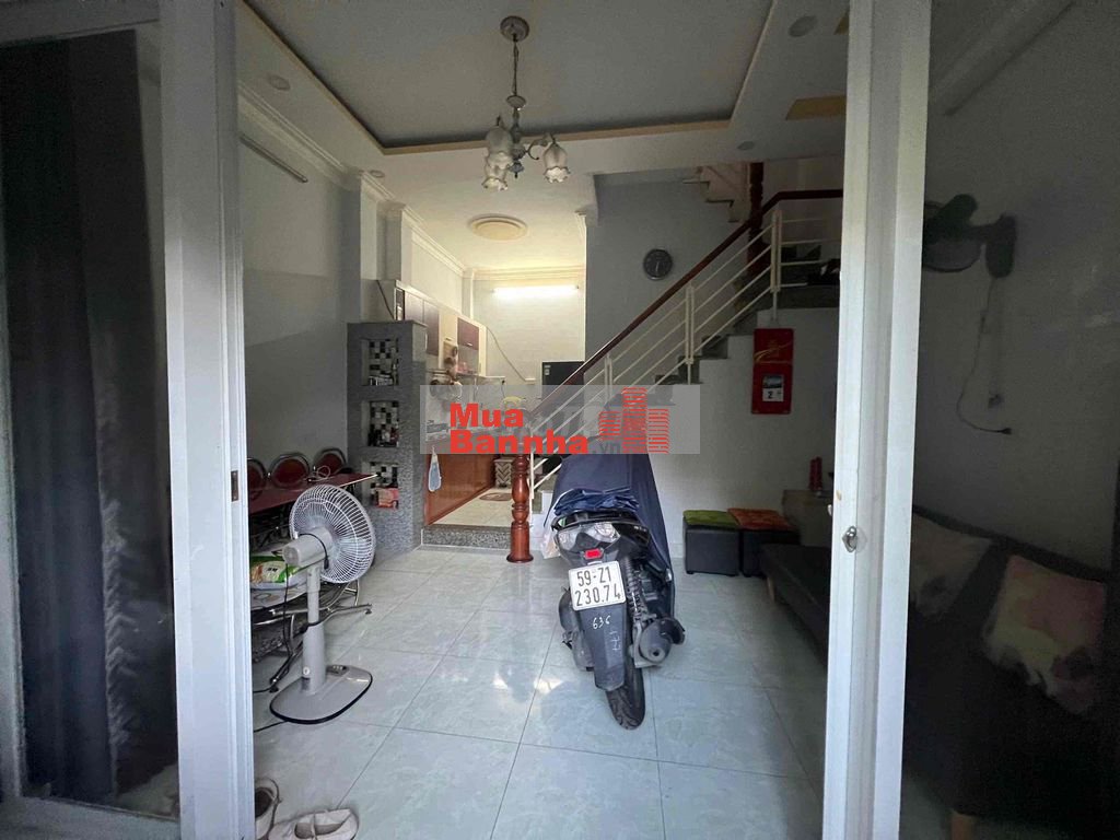 NHÀ RỘNG RÃI NGAN 4,5 x 8M. 1 lầu Đường huỳnh tấn phát , có sổ hồng.