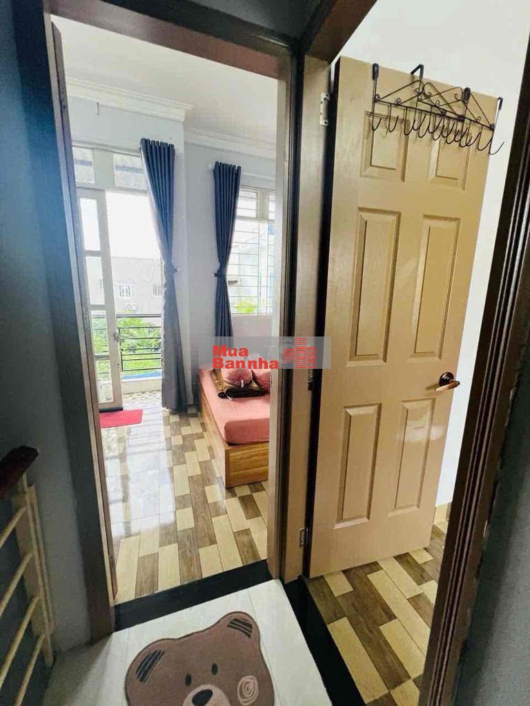 NHÀ RỘNG RÃI NGAN 4,5 x 8M. 1 lầu Đường huỳnh tấn phát , có sổ hồng.