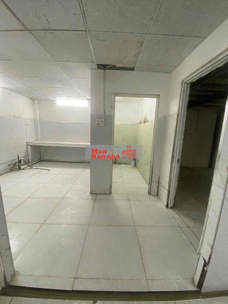 nhà ngang dài, cấp 4 , bán gấp
