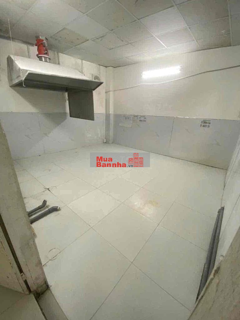 nhà ngang dài, cấp 4 , bán gấp