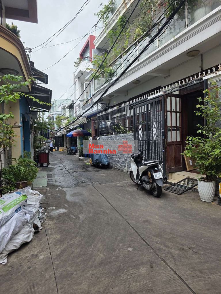 Nhà sát hẻm xe hơi 3.8m x 9m trệt lầu