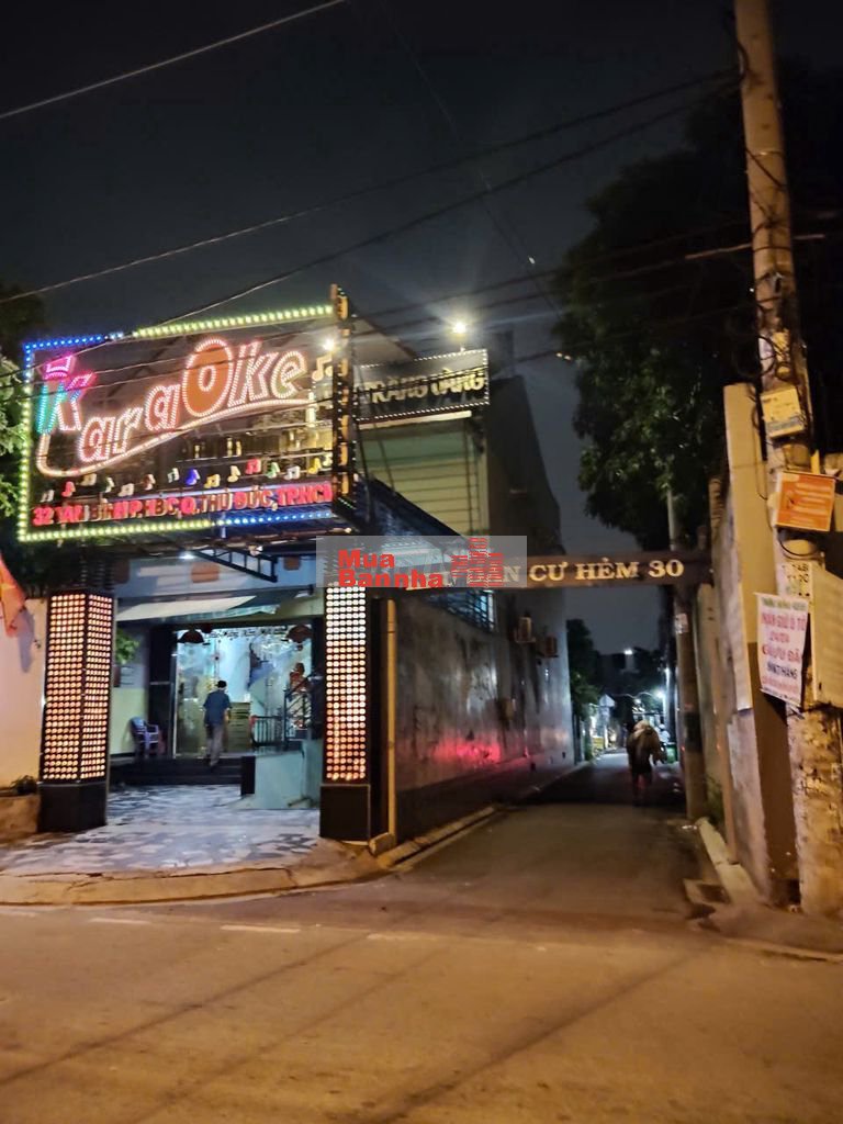 Bán toà nhà karaoke GÓC 2 mặt tiền