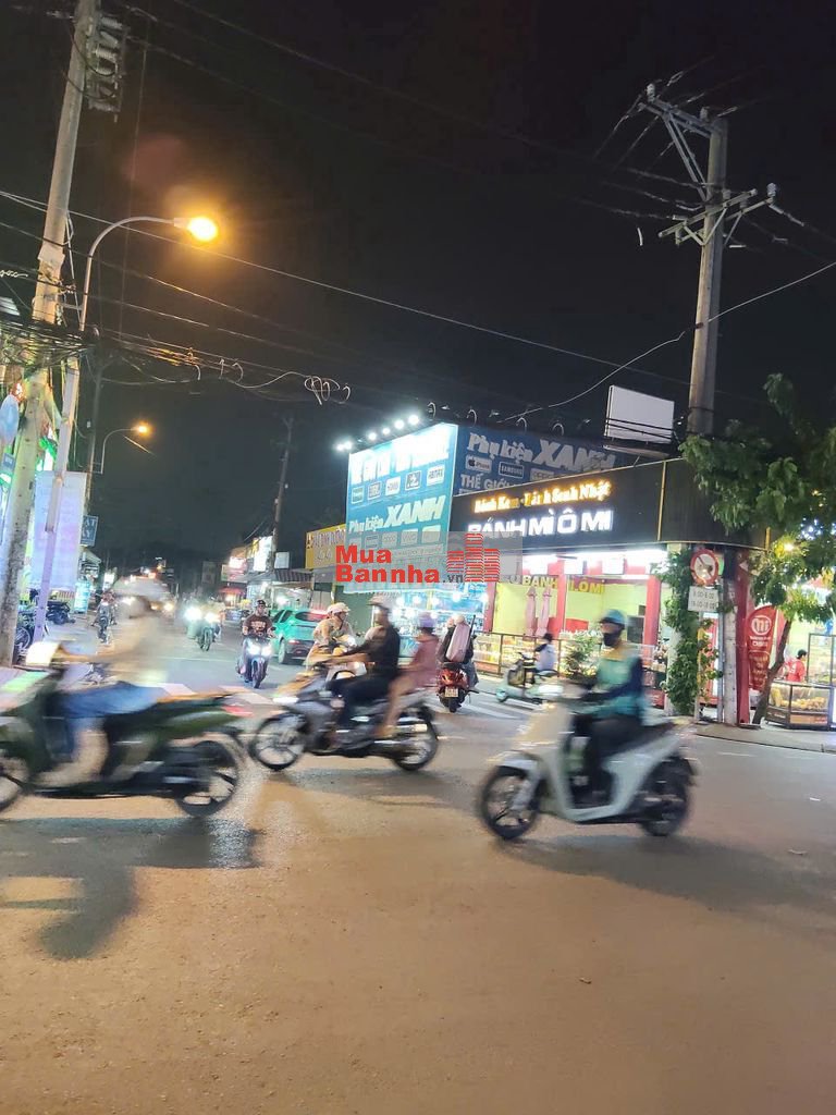 Bán toà nhà karaoke GÓC 2 mặt tiền