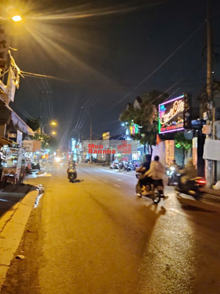 Bán toà nhà karaoke GÓC 2 mặt tiền