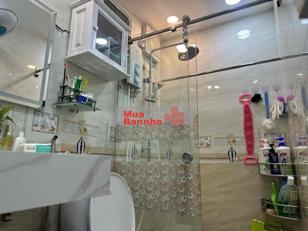 giảm 2ty, chdv 2 tầng, ngang 10m,vuông, dòng tiền 25tr/tháng, bán 7.5T