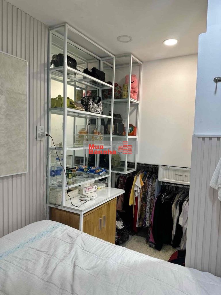 giảm 2ty, chdv 2 tầng, ngang 10m,vuông, dòng tiền 25tr/tháng, bán 7.5T
