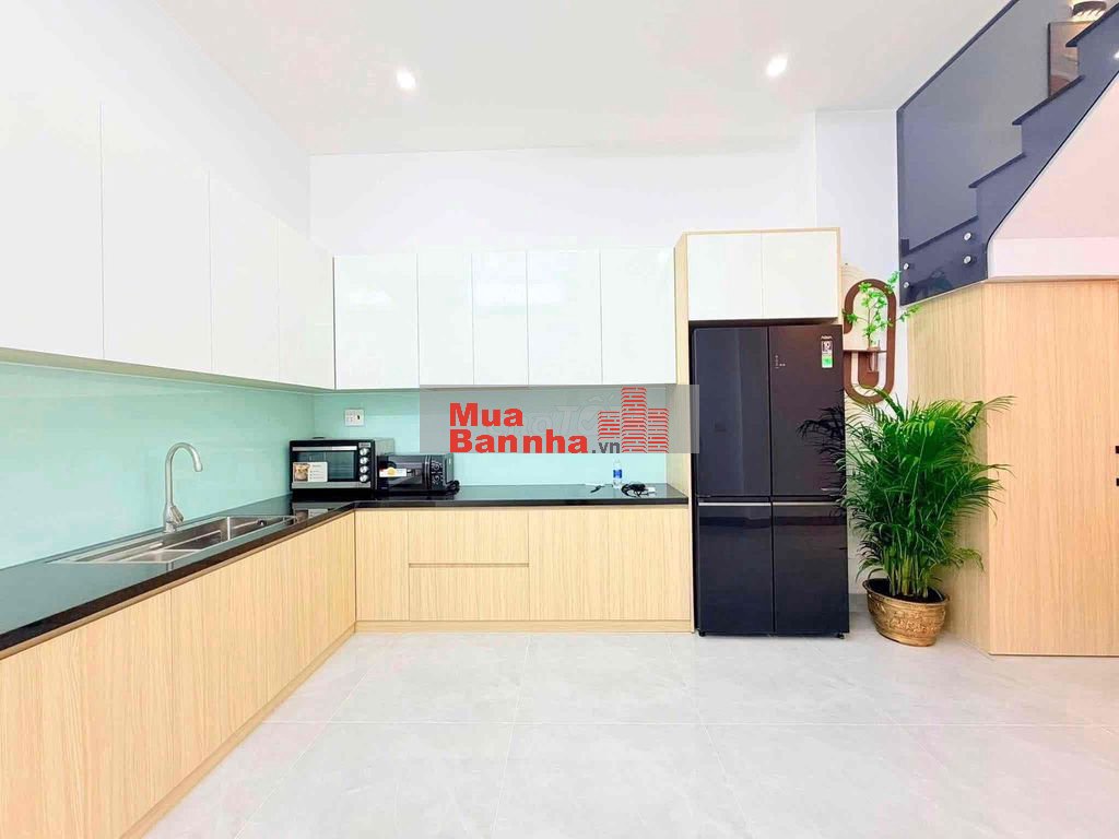 Nhà xây mới 4m x 23m 2 tầng có sân rộng 8m đường Hiệp Thành 17 Q12