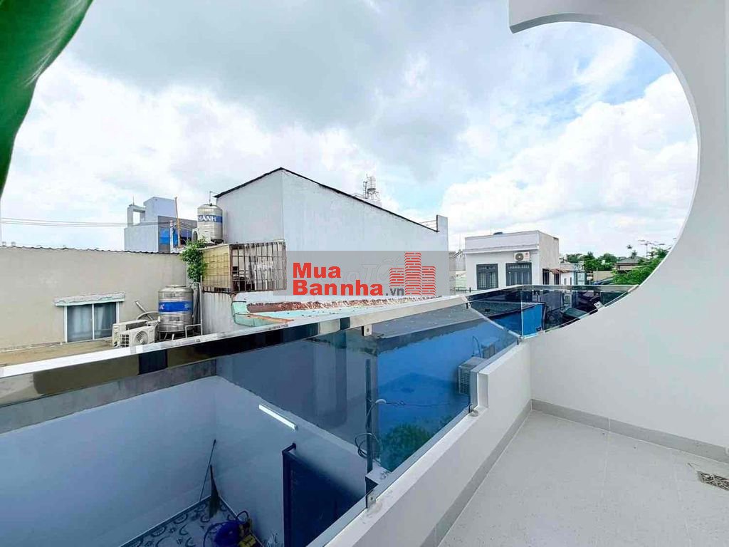 Nhà xây mới 4m x 23m 2 tầng có sân rộng 8m đường Hiệp Thành 17 Q12