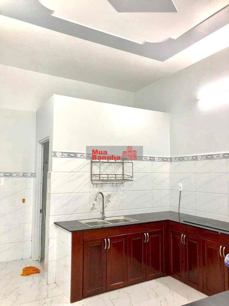 bán nhà 4m x 11m. 2 lầu. đường Phú định F16.Q8.