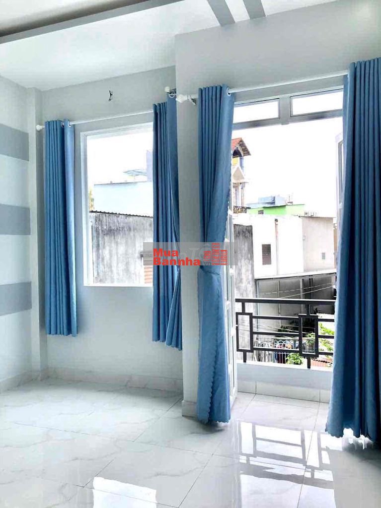 bán nhà 4m x 11m. 2 lầu. đường Phú định F16.Q8.