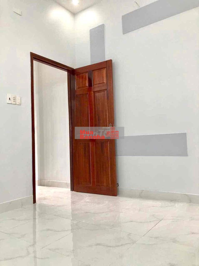 bán nhà 4m x 11m. 2 lầu. đường Phú định F16.Q8.