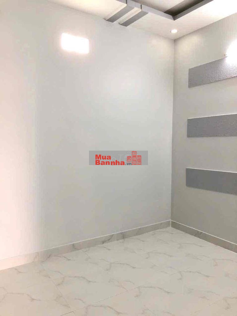 bán nhà 4m x 11m. 2 lầu. đường Phú định F16.Q8.