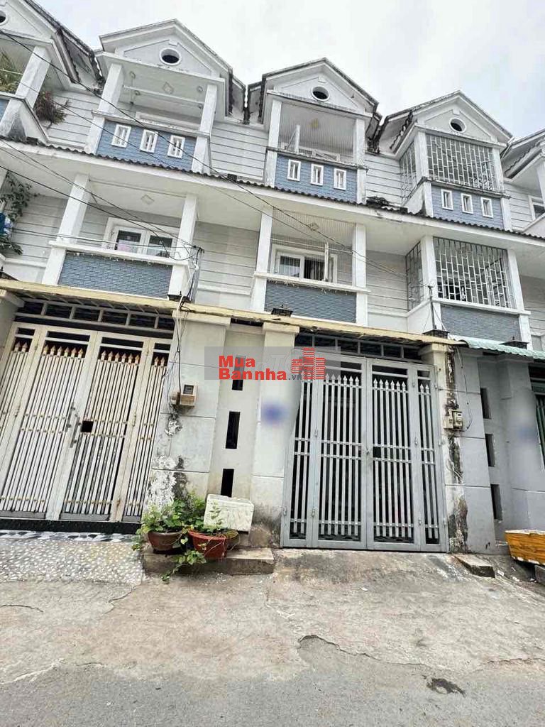 Gần Chợ Đêm Man Thiện Nhà 3 Tầng Hẻm Xe Tải Giá Ngộp