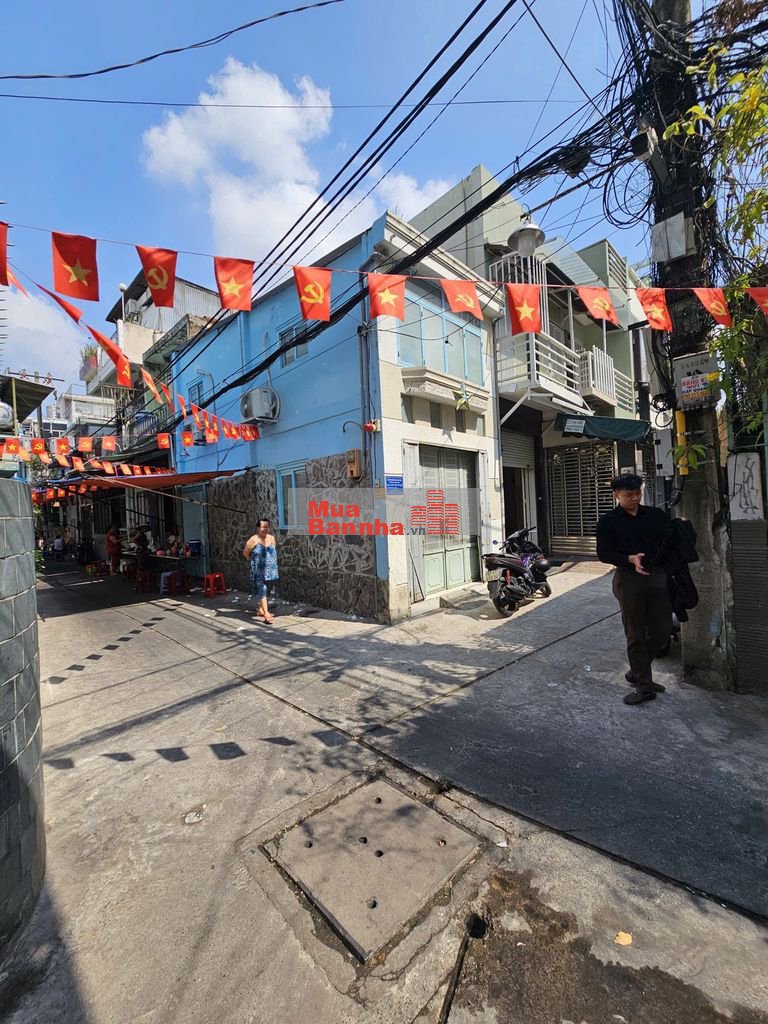 Thanh lý nhà 2T - 55m² - HXH - Ngang 5,3m rộng thoáng.