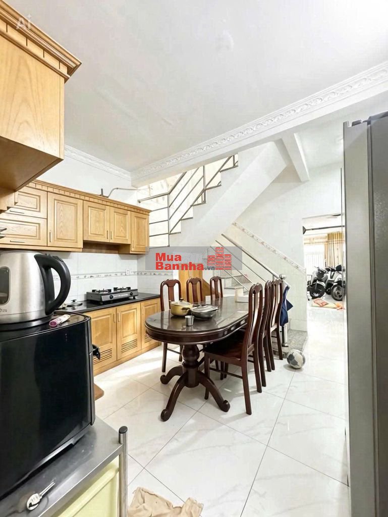Bán nhà DT 4x18 đúc 2 tầng đường Nguyễn Văn Quá giá 2ty920 TL